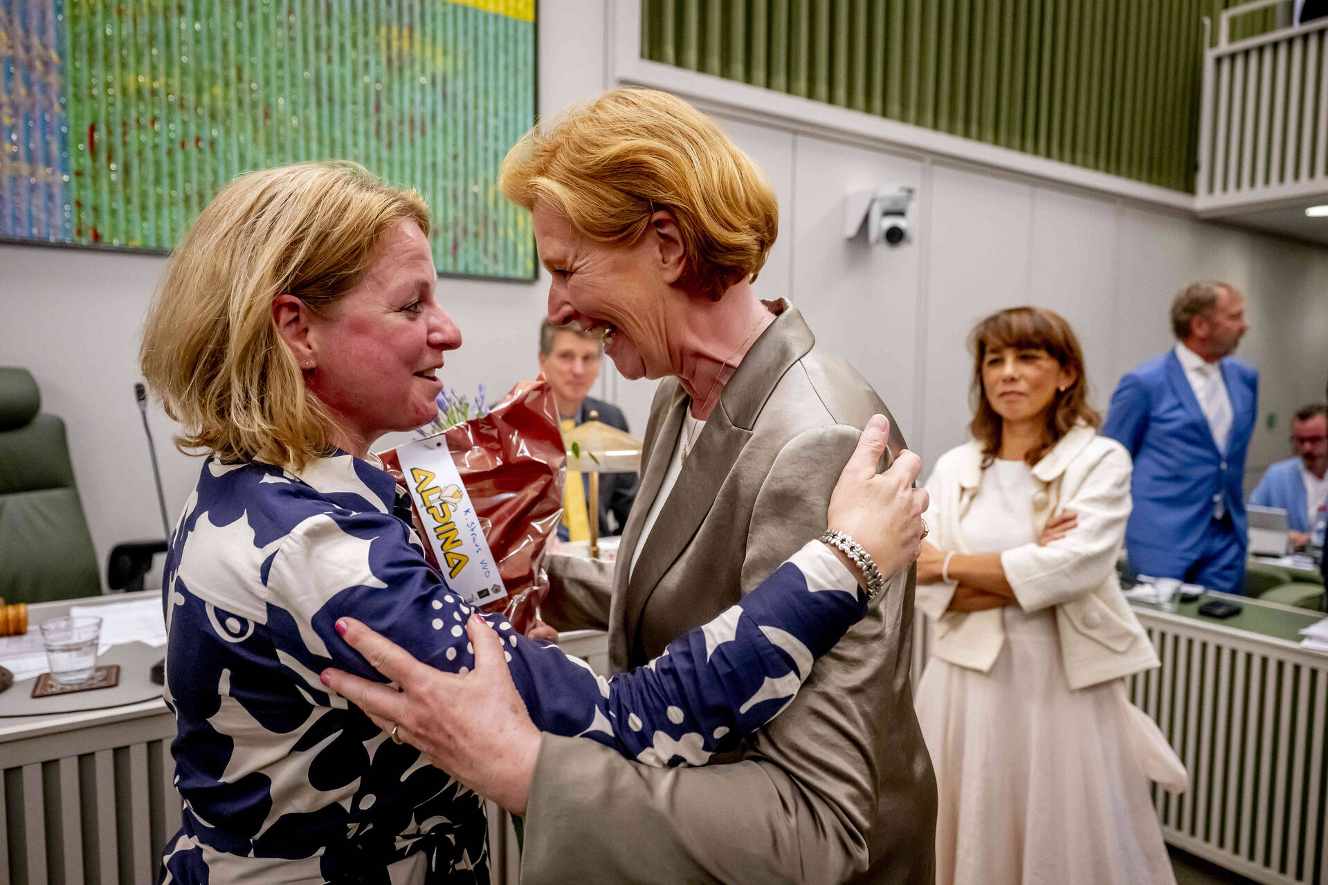VVD-senator Geerdink neemt afscheid, VVD-senator Straus treedt aan.