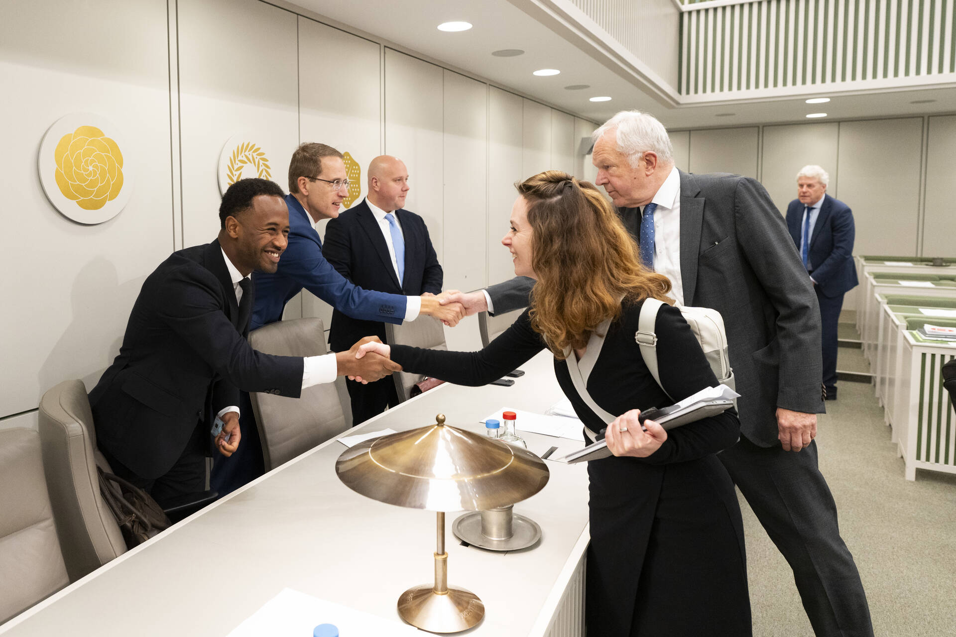Voorafgaand aan het debat begroetten de Kamerleden de initiatiefnemers