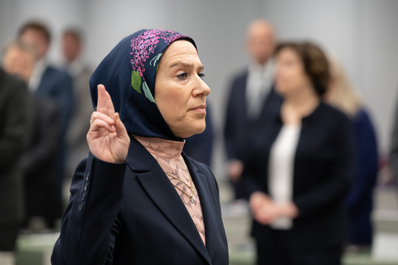 Senator Karaaslan-Kilic legt de gelofte af